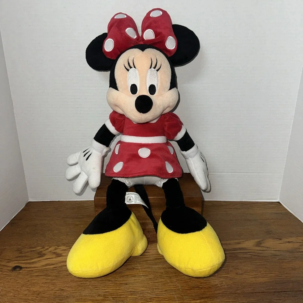 Minnie Mouse Plush 20